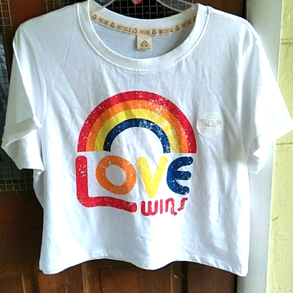 Tops - As Is Love Tshirt (M)